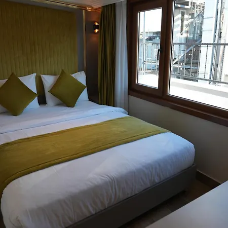 Taksim La Marino アパートホテル 4*