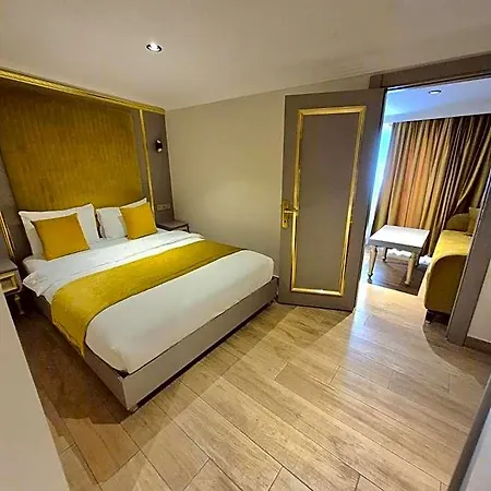 מלון דירות Taksim La Marino 4*